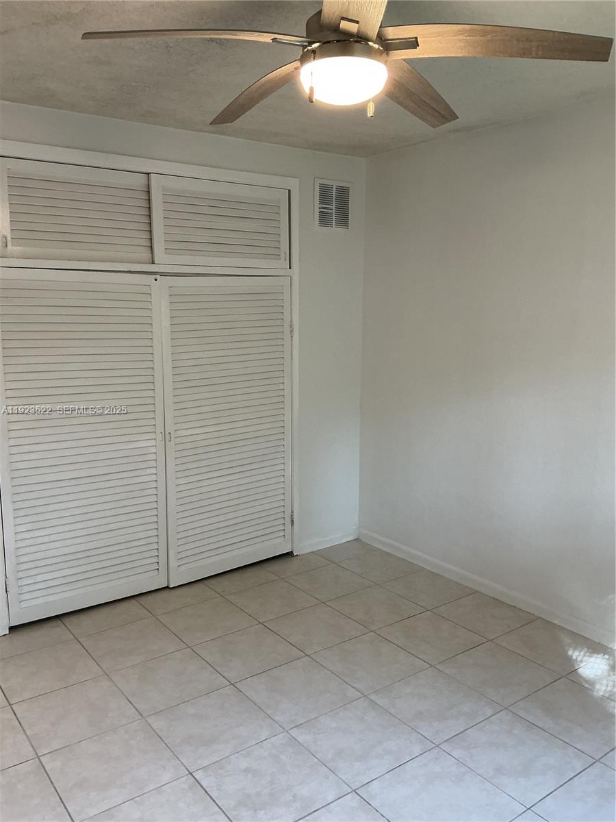 2716 Ne 30th Place 103c Property Photo 8