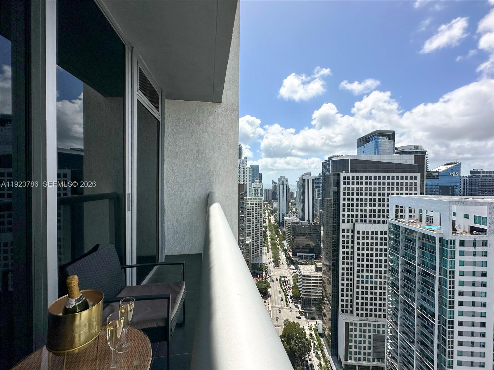 485 Brickell Avenue 4405 Property Photo 6