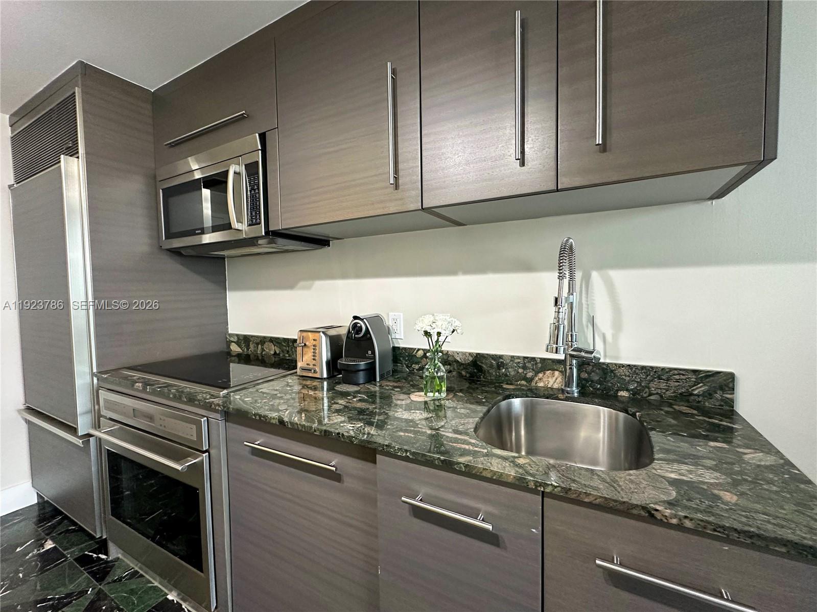 485 Brickell Avenue 4405 Property Photo 11
