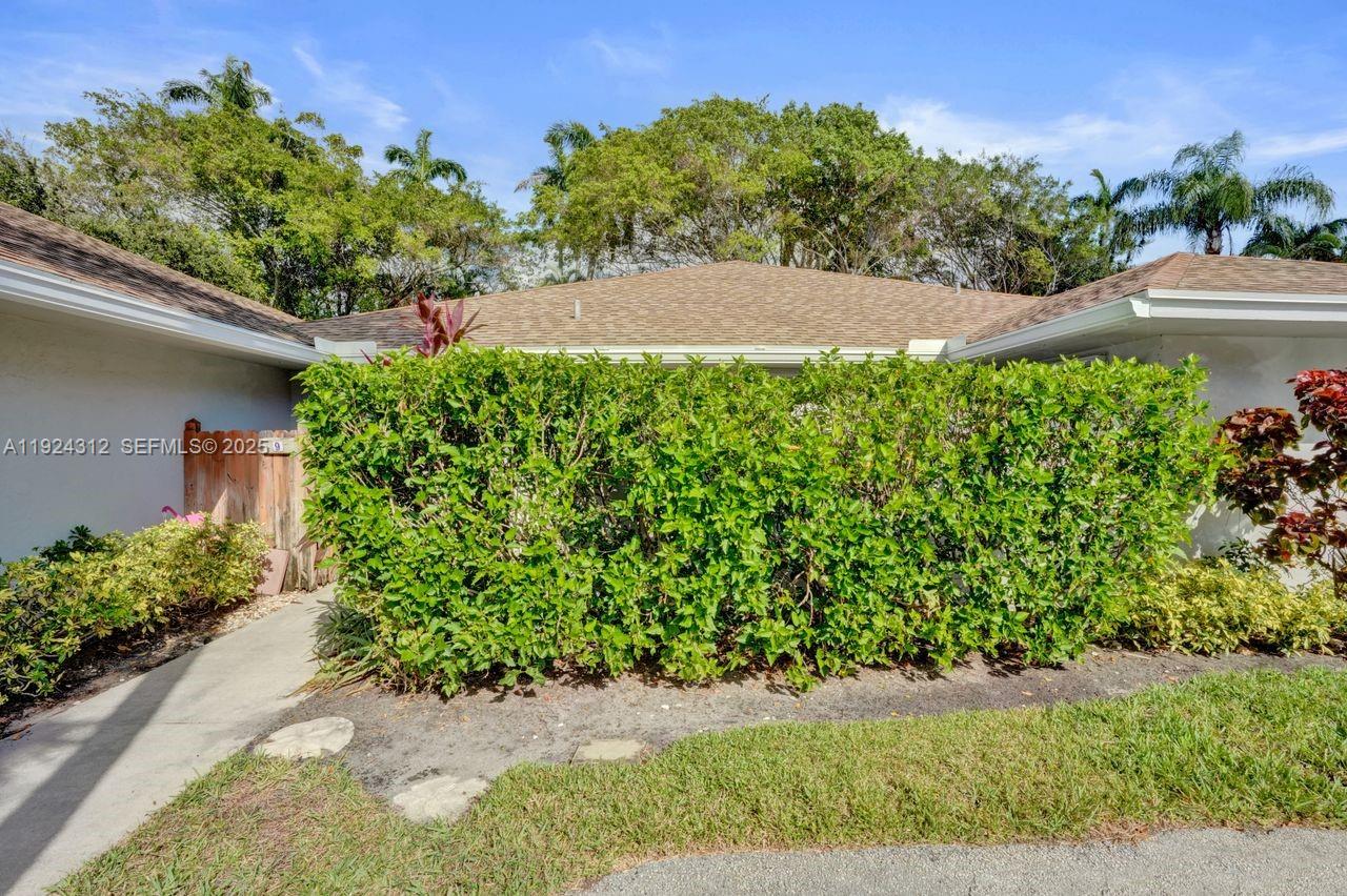9 S Lakeshore Drive Property Photo 2
