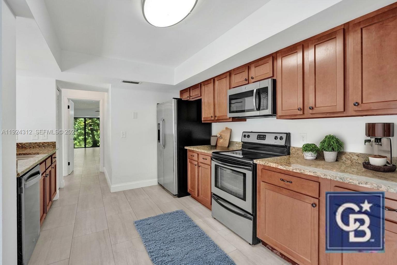 9 S Lakeshore Drive Property Photo 6