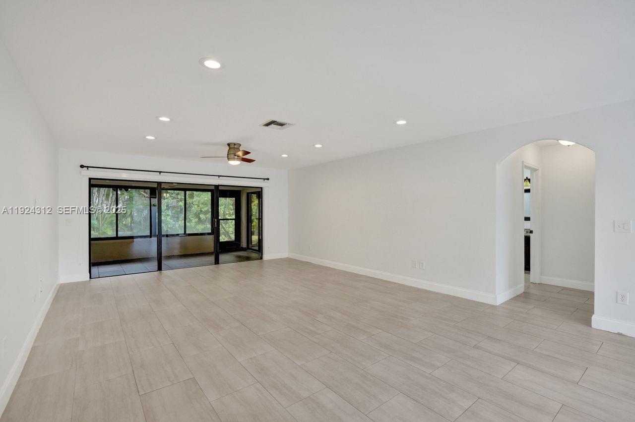 9 S Lakeshore Drive Property Photo 15