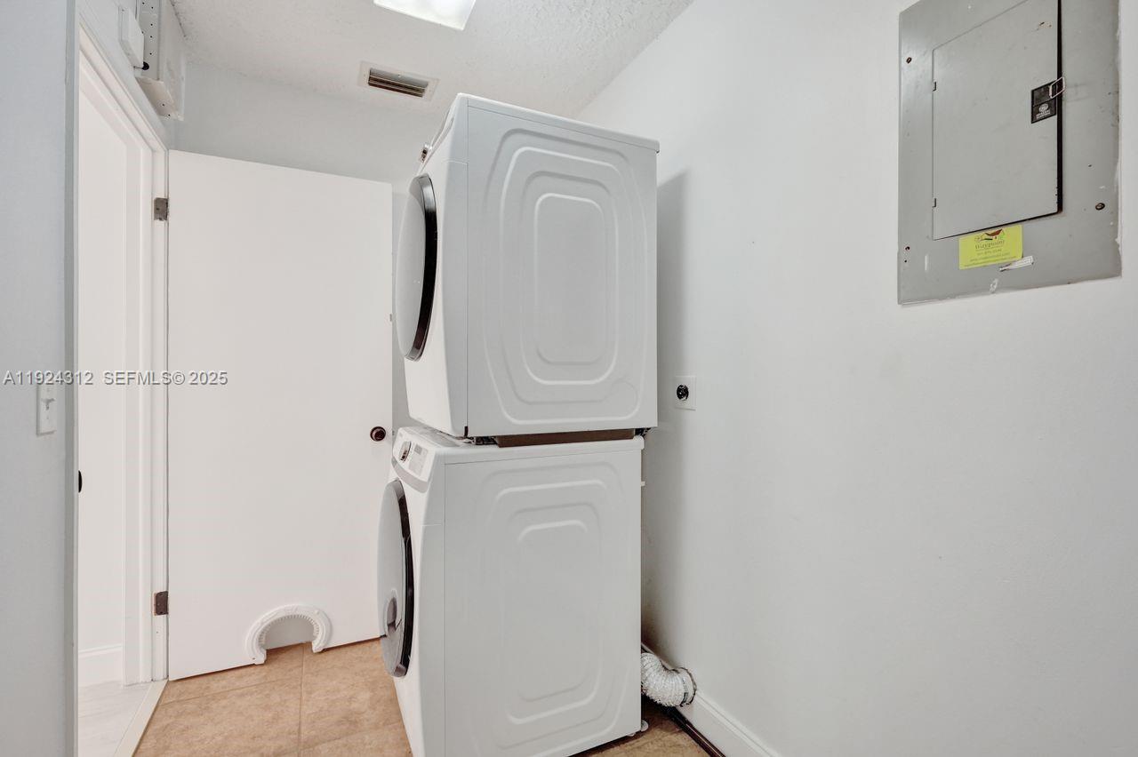 9 S Lakeshore Drive Property Photo 22