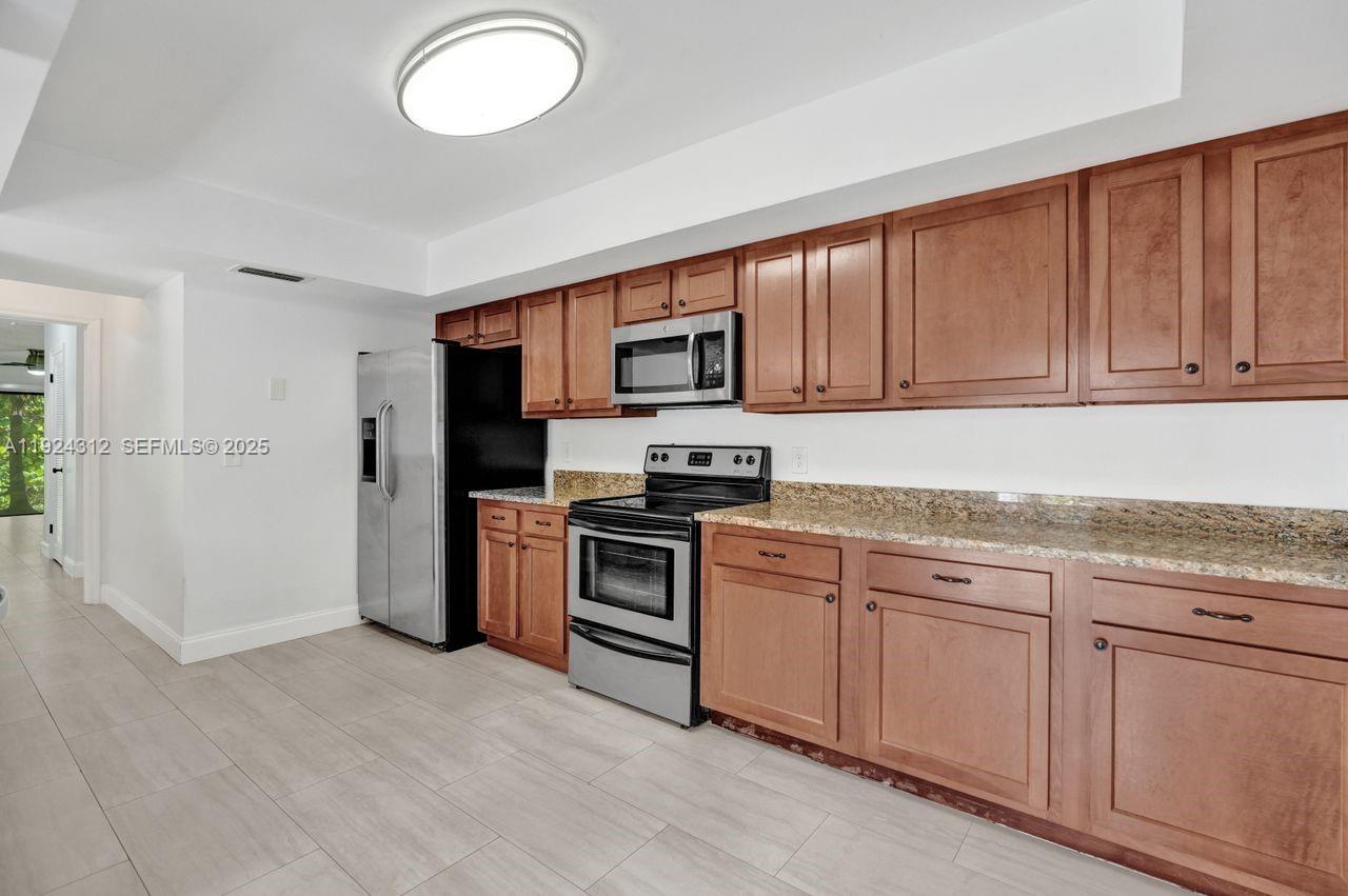 9 S Lakeshore Drive Property Photo 26