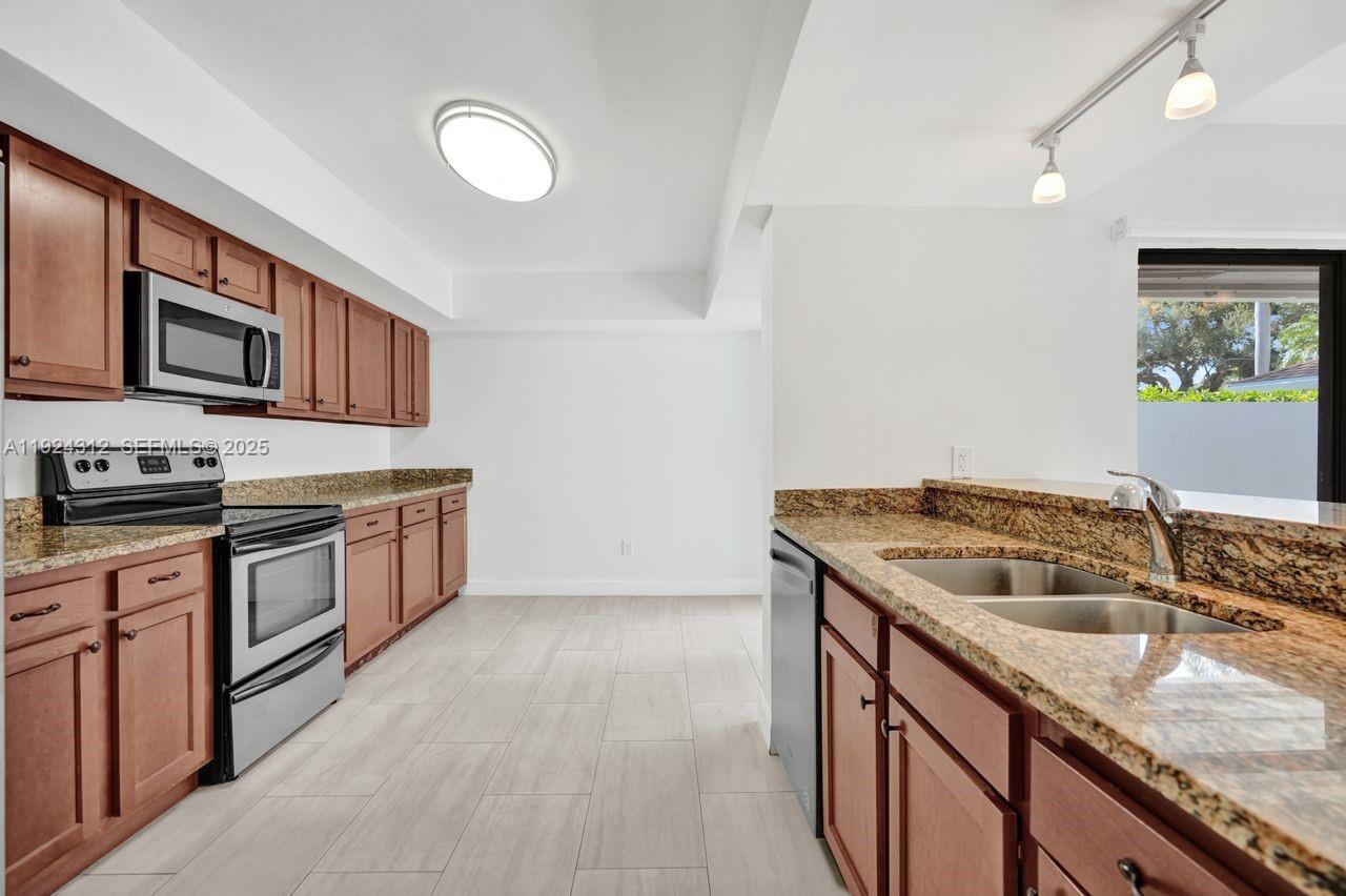 9 S Lakeshore Drive Property Photo 27