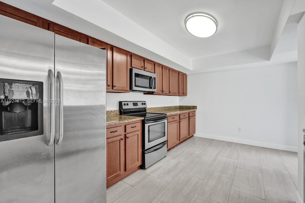 9 S Lakeshore Drive Property Photo 28