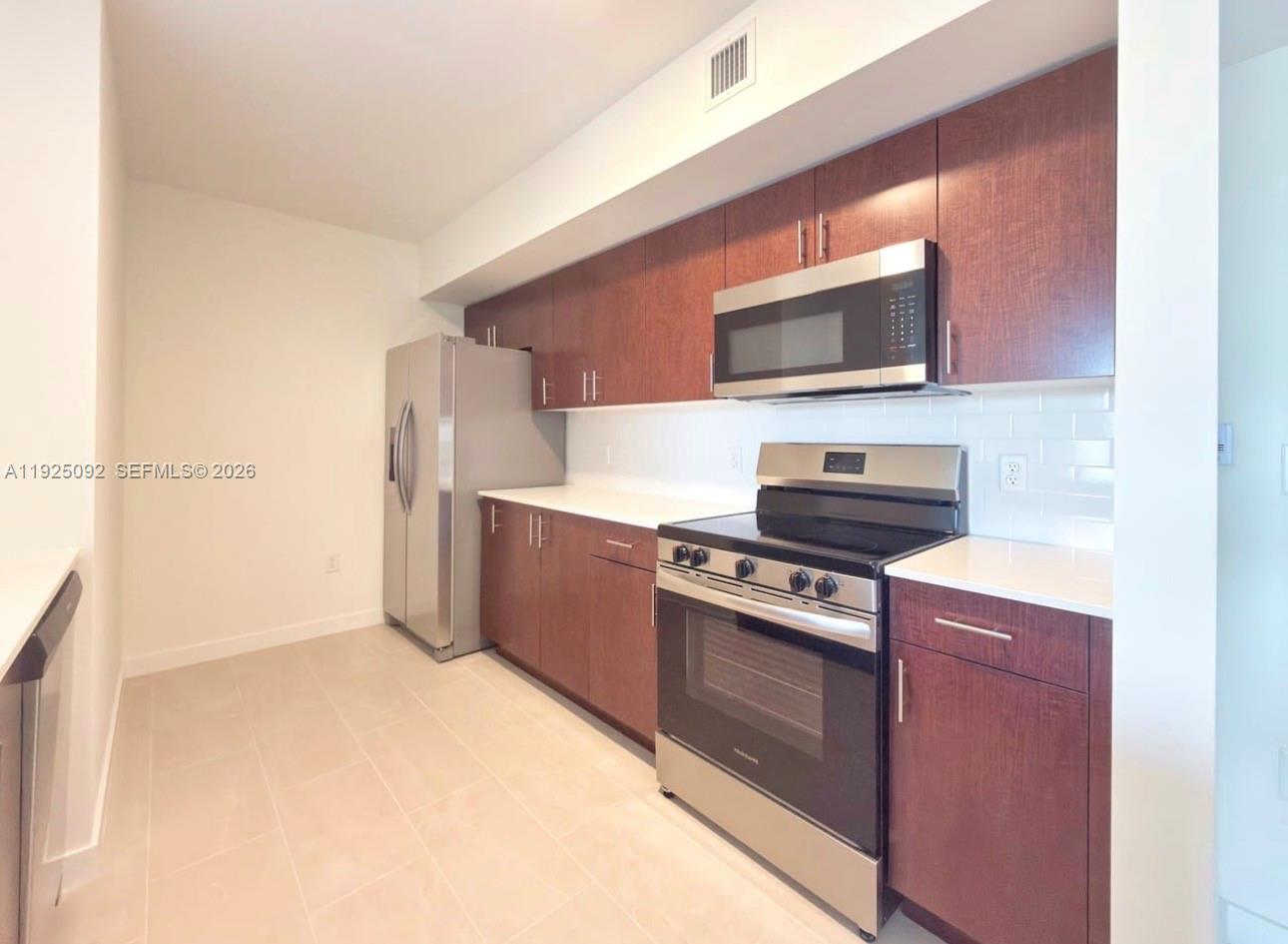 A11925092 Property Photo 3