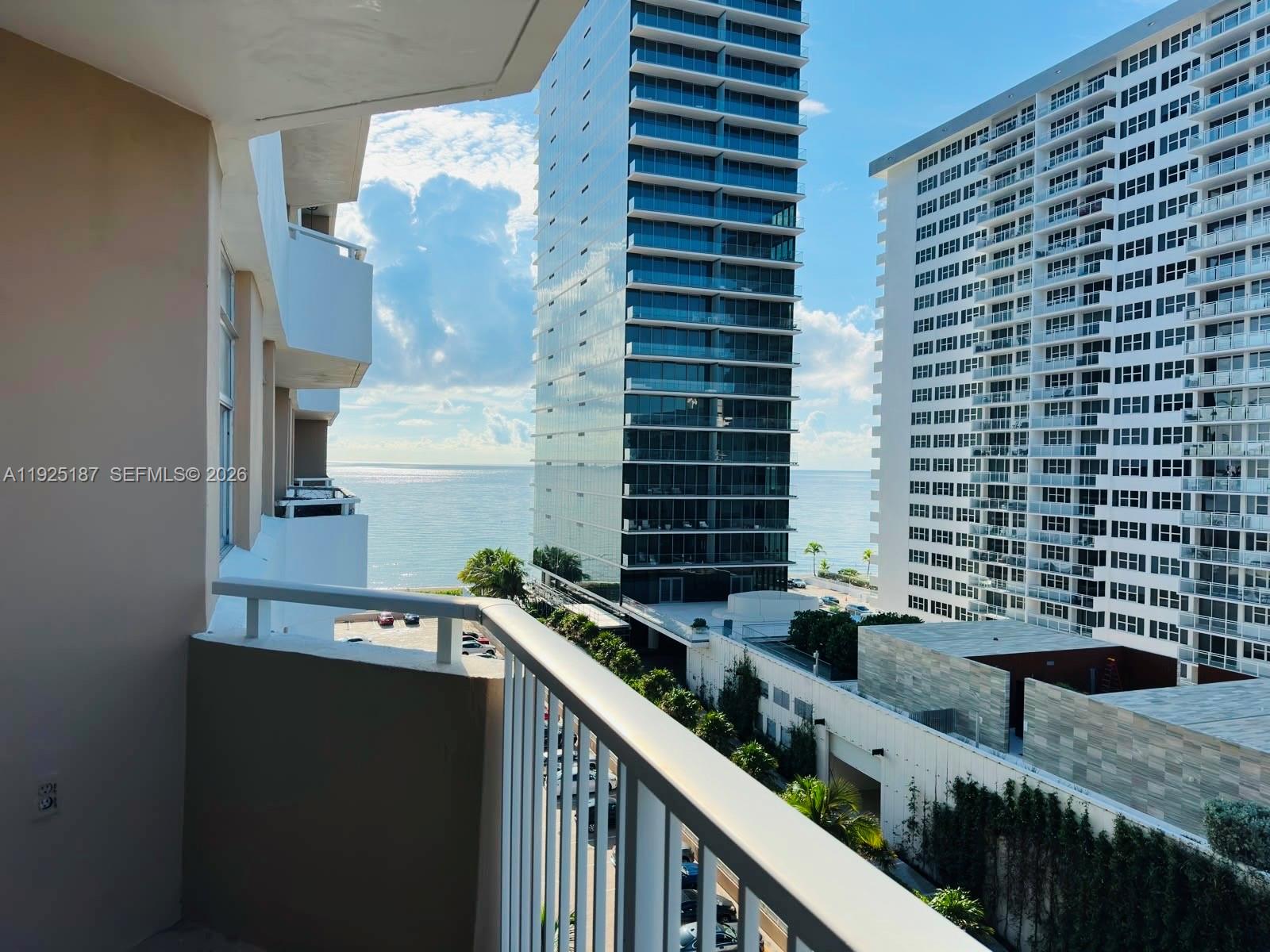 1980 S Ocean Drive 8N Property Photo 1