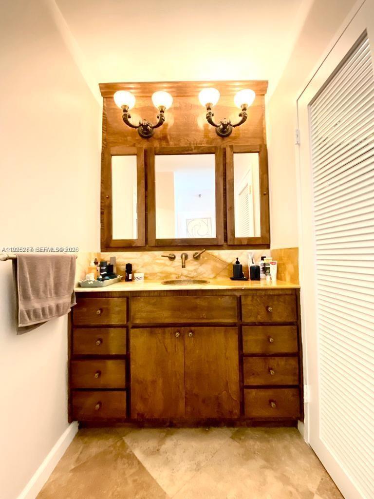 100 Lincoln Road 608 Property Photo 8