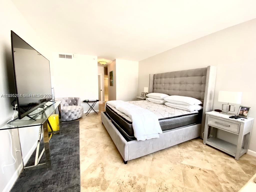 100 Lincoln Road 608 Property Photo 10