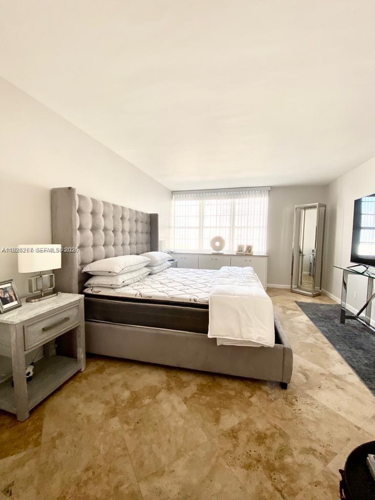 100 Lincoln Road 608 Property Photo 12