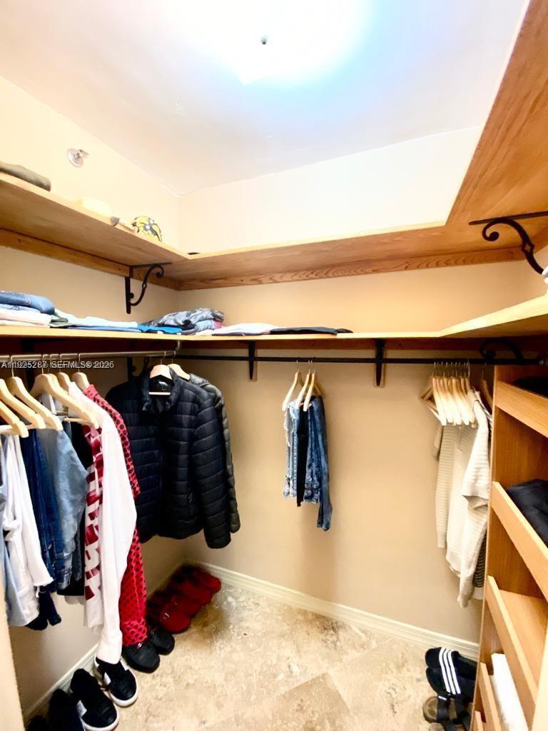 100 Lincoln Road 608 Property Photo 14