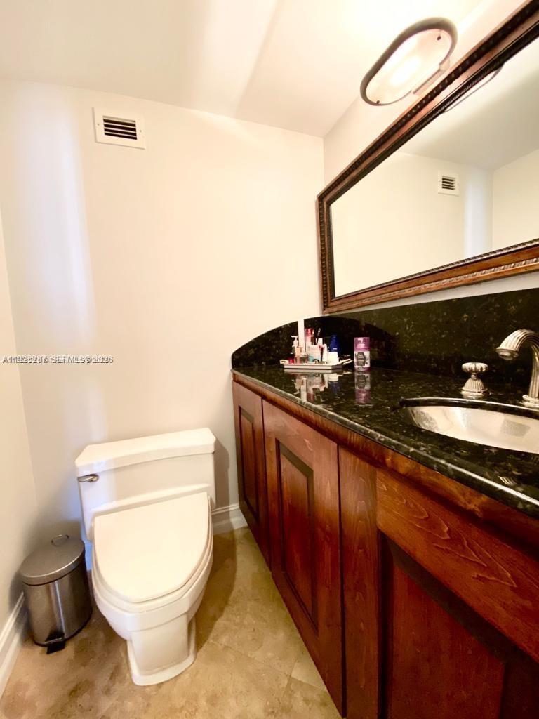 100 Lincoln Road 608 Property Photo 17