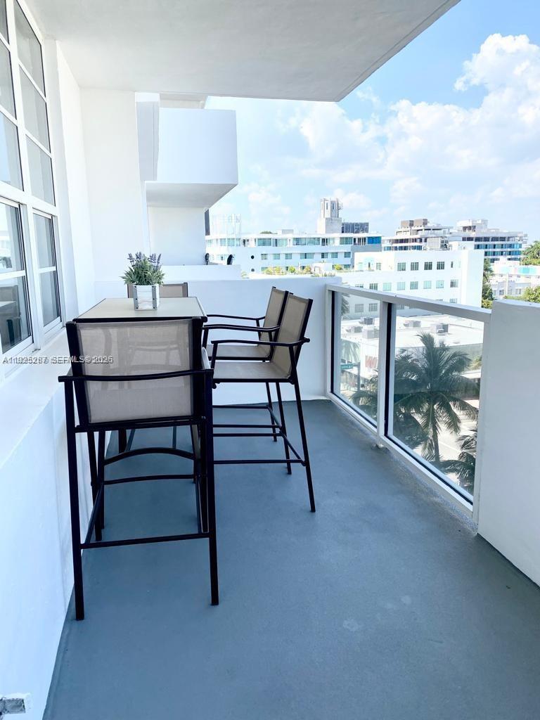100 Lincoln Road 608 Property Photo 18