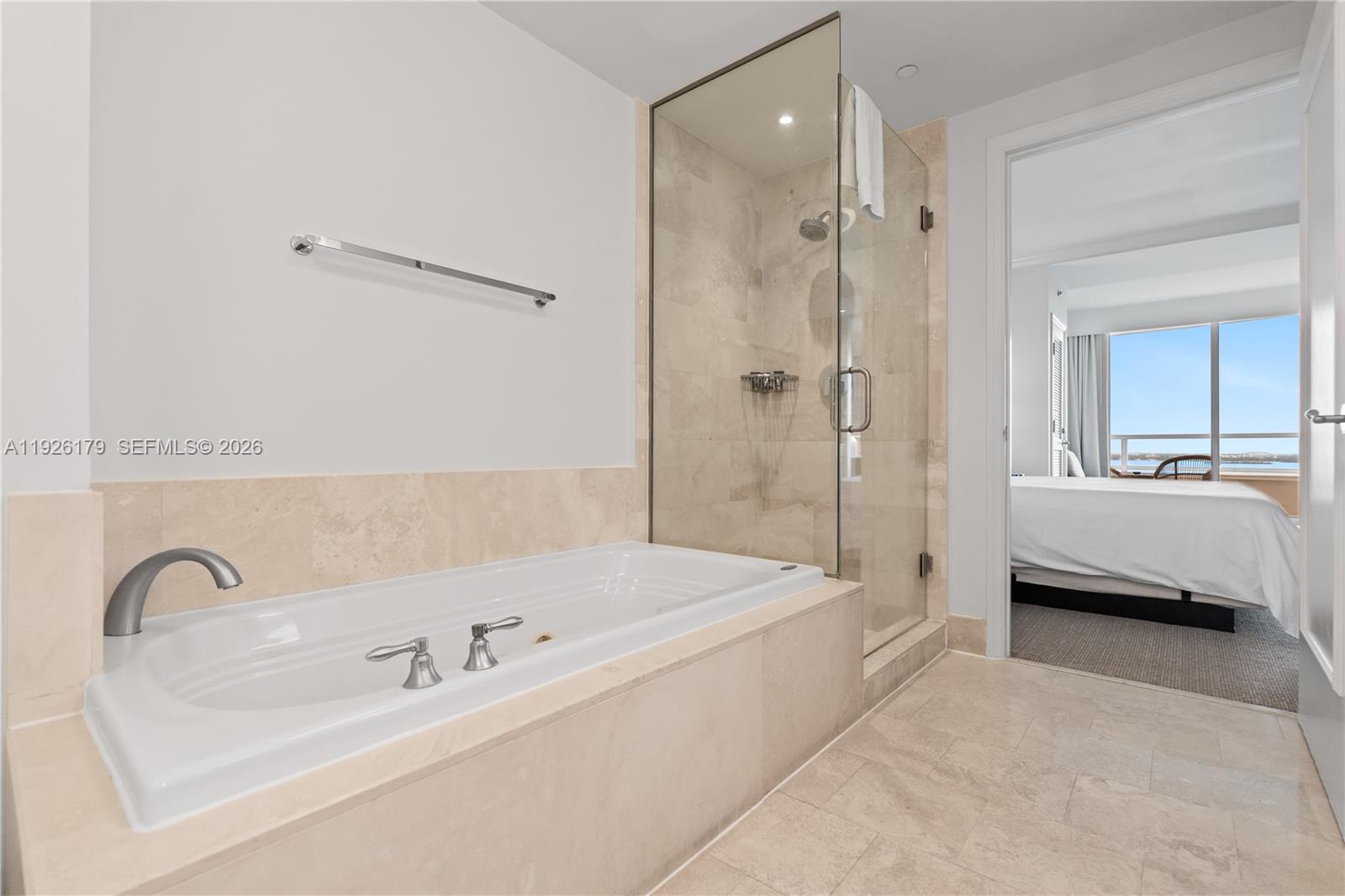 4401 Collins Avenue 2517 Property Photo 22