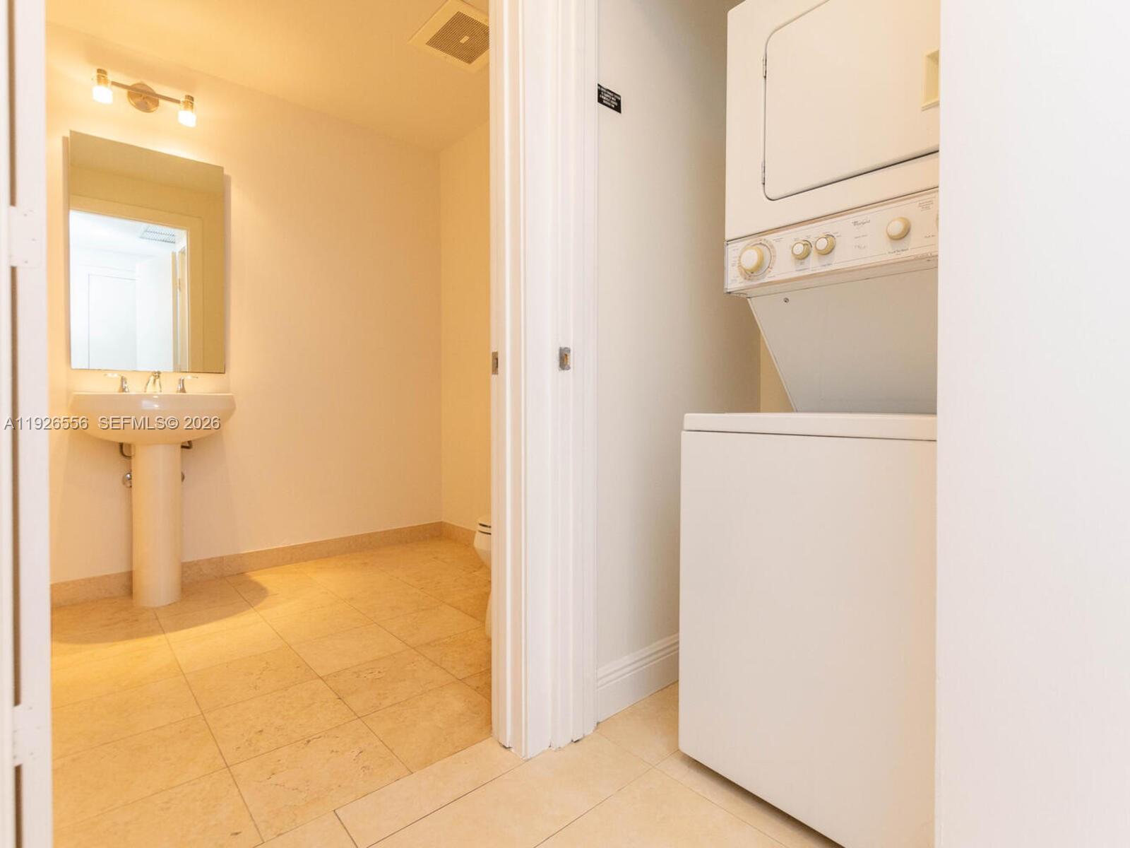1050 Brickell Avenue 606 Property Photo 12