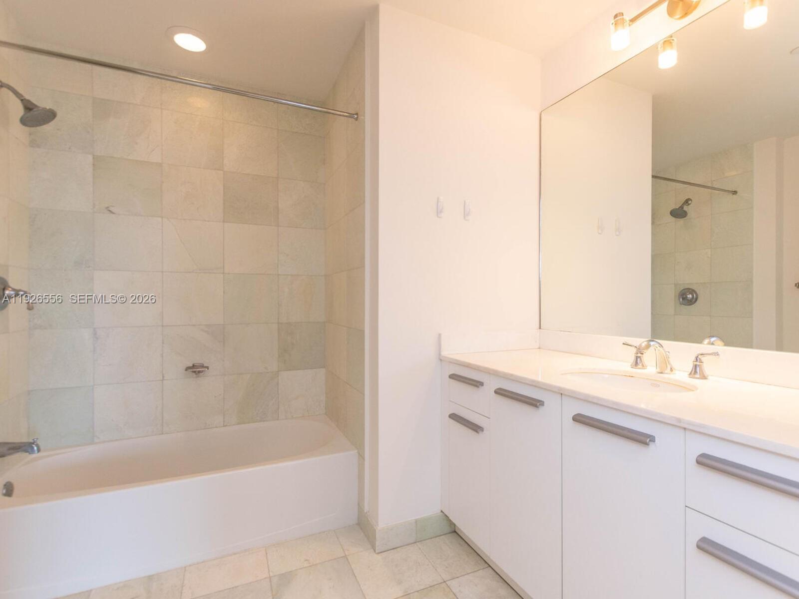 1050 Brickell Avenue 606 Property Photo 22