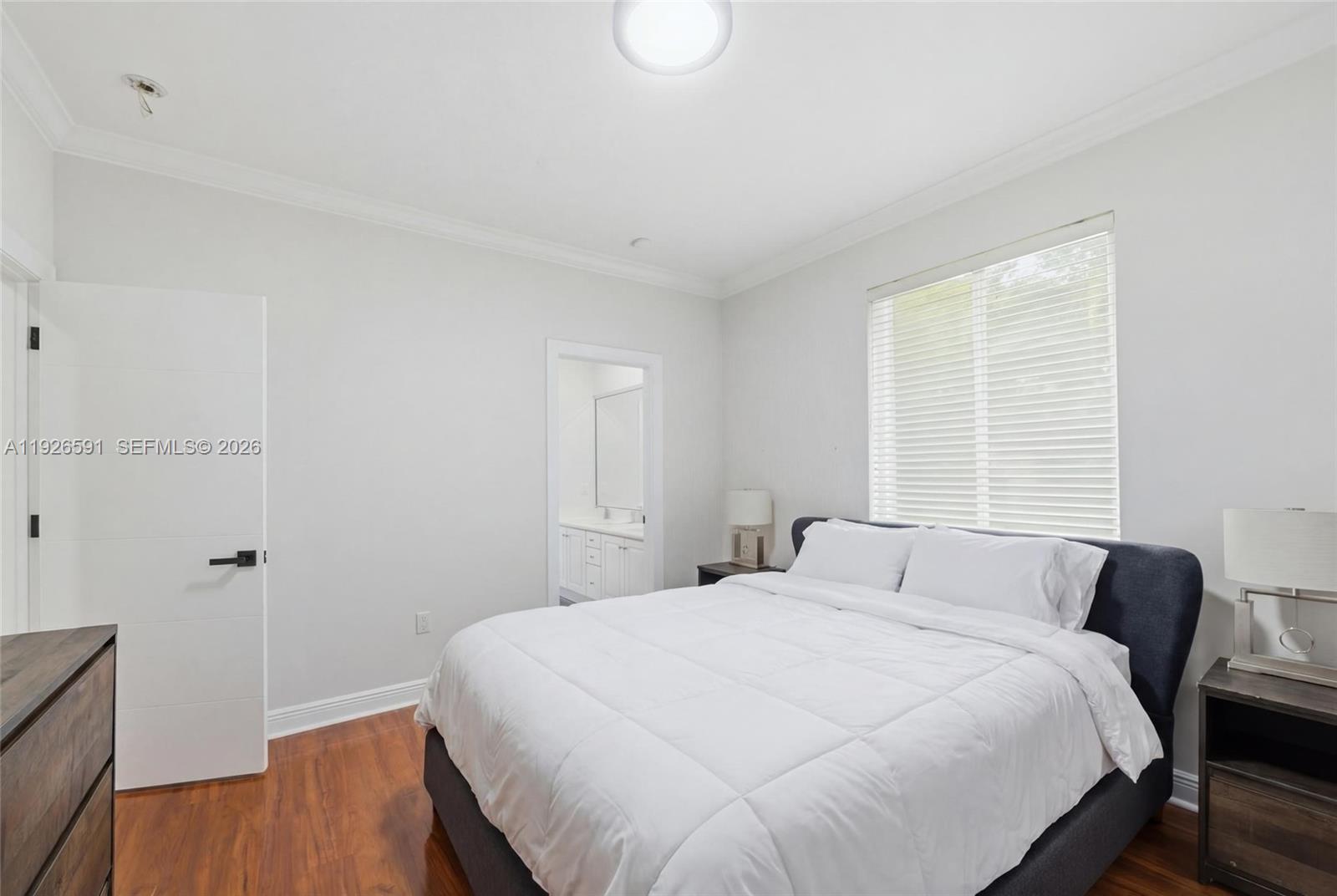 A11926591 Property Photo 15