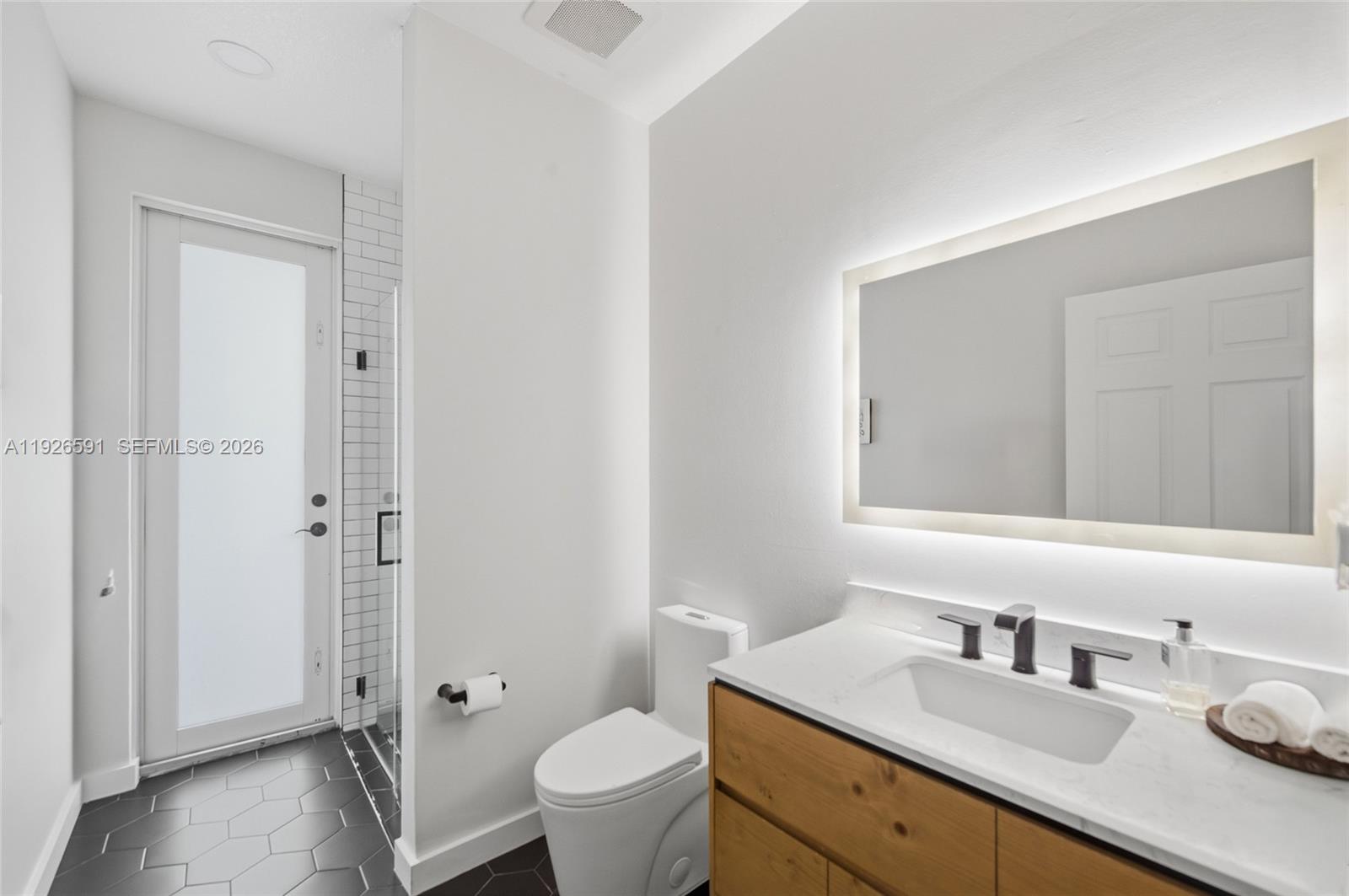 A11926591 Property Photo 17