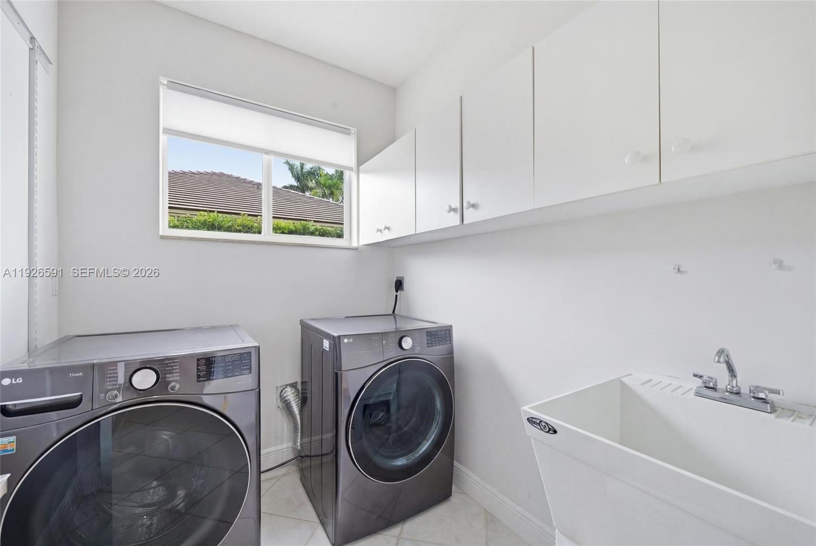 A11926591 Property Photo 28
