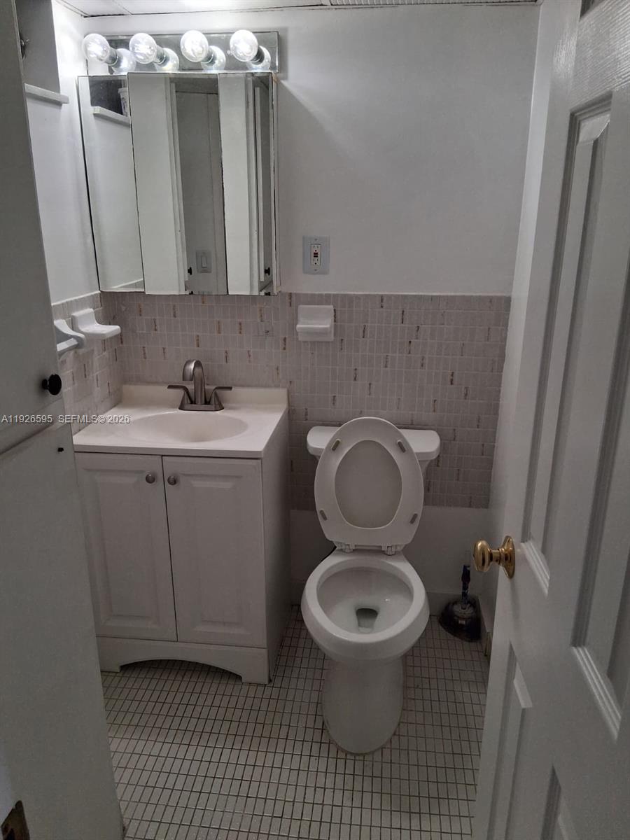 2905 Point East Drive L302 Property Photo 5