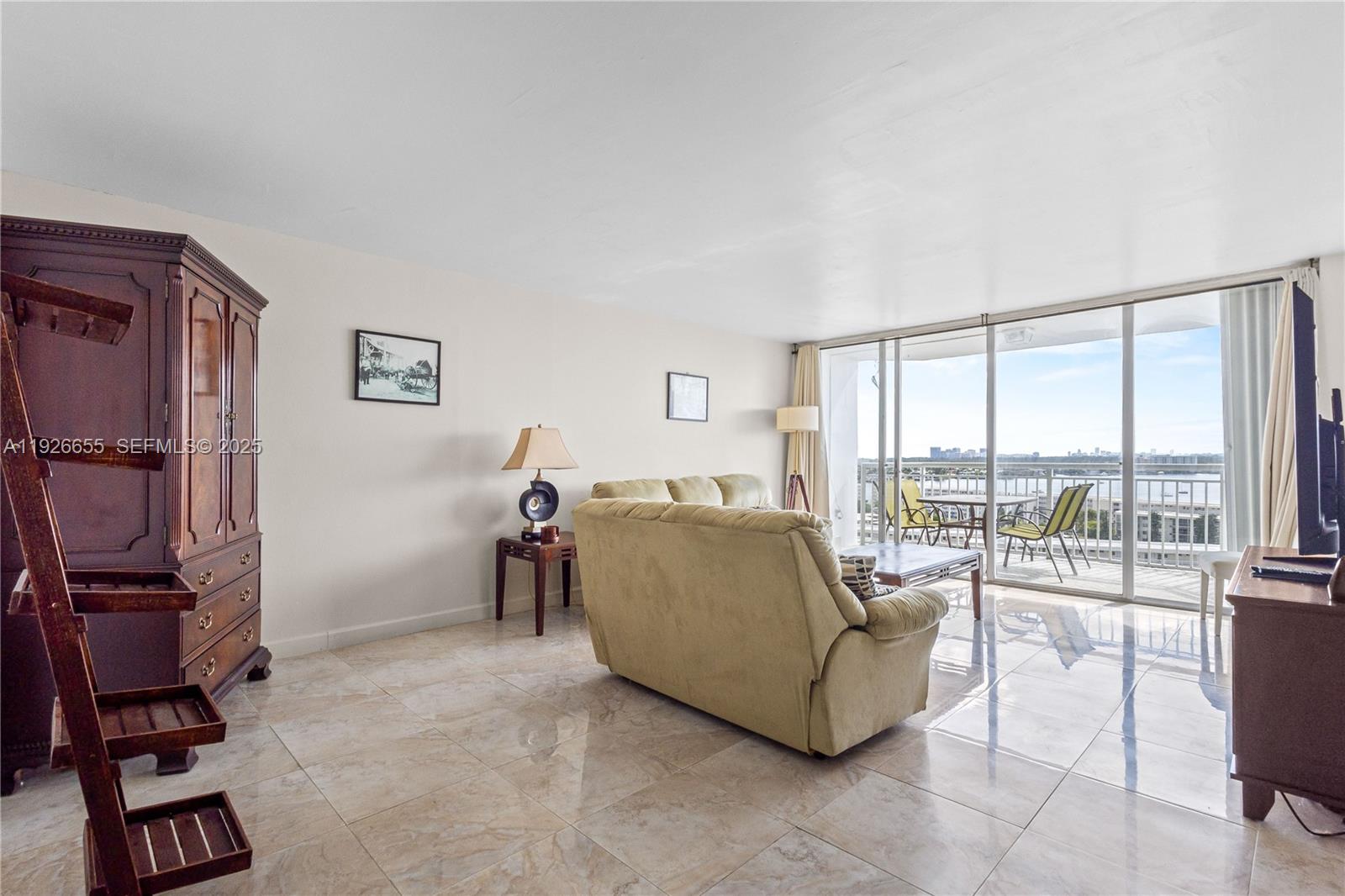 18011 Biscayne Boulevard 1501 Property Photo 14