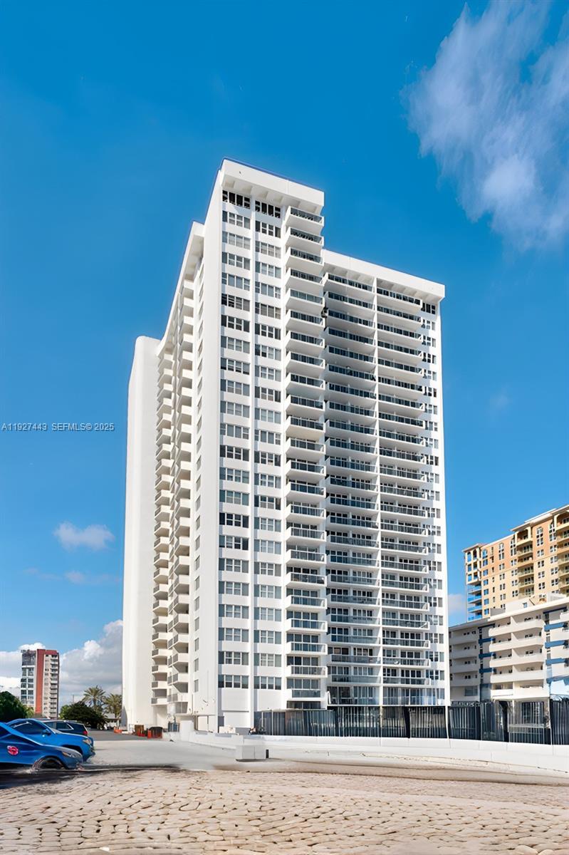 3140 S Ocean Drive 511 Property Photo 1