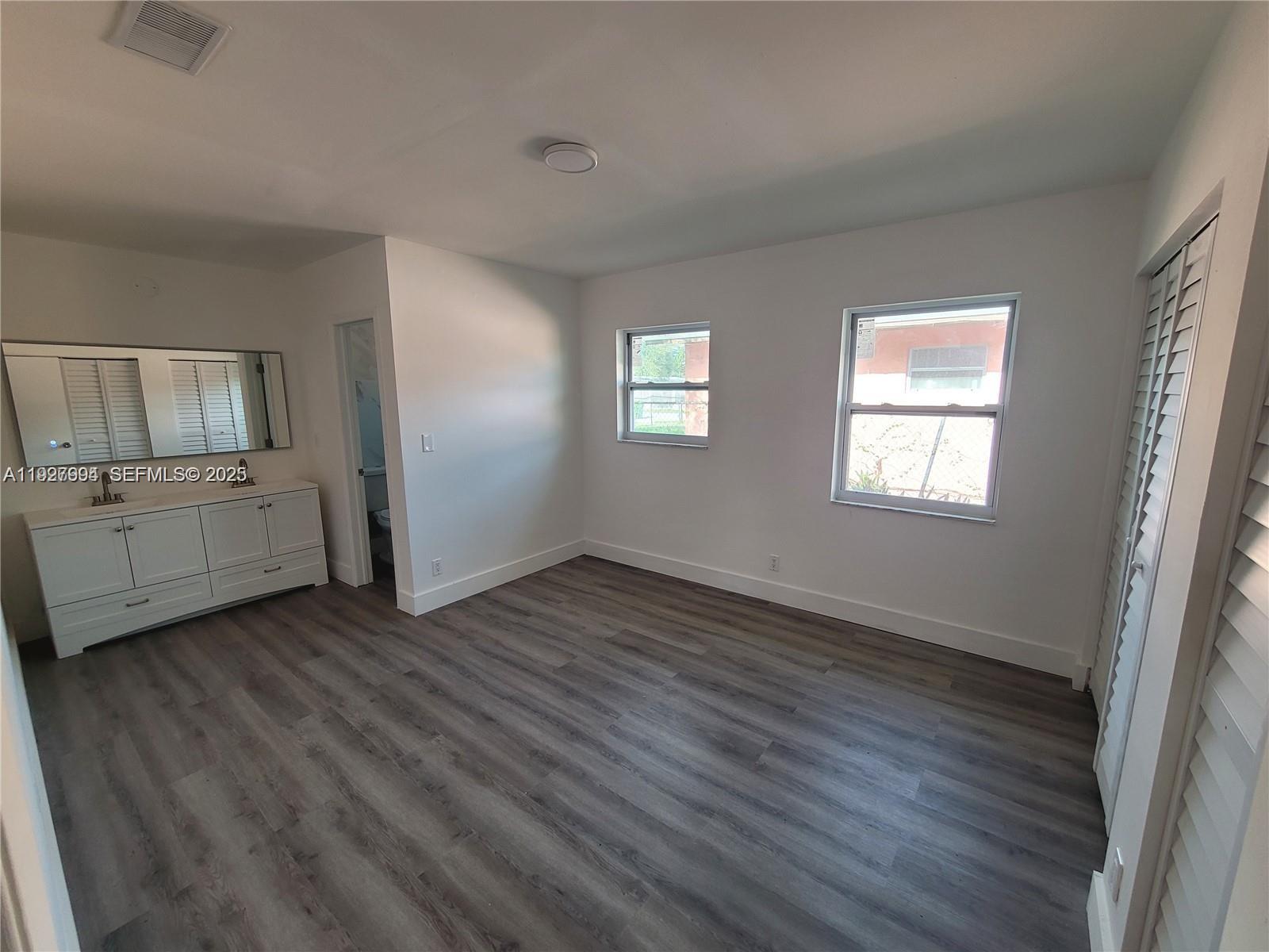 15140 Nw 18th Avenue Property Photo 8