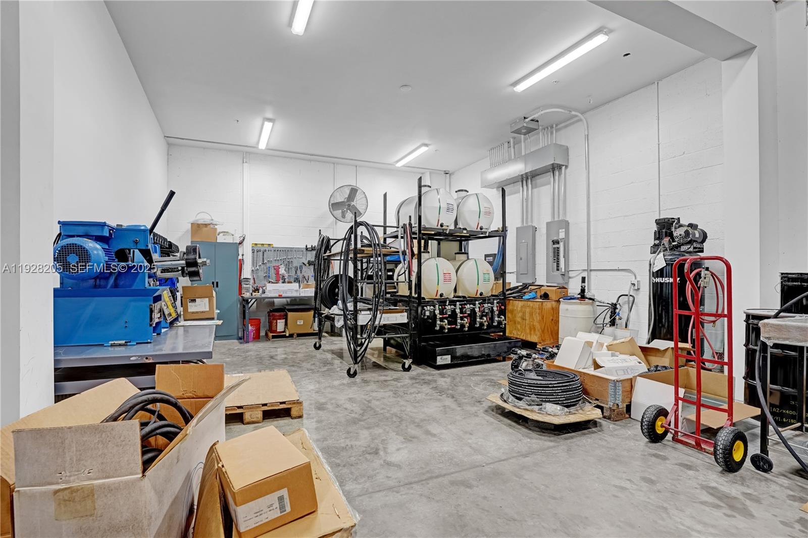A11928205 Property Photo 17