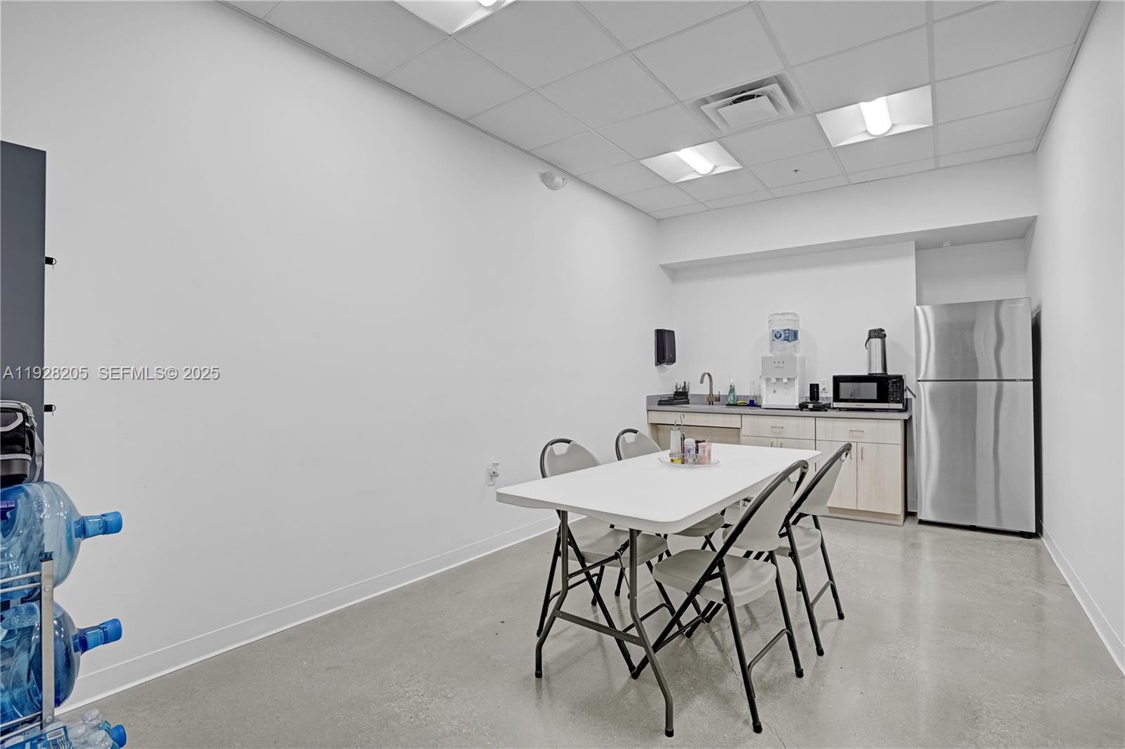 A11928205 Property Photo 25