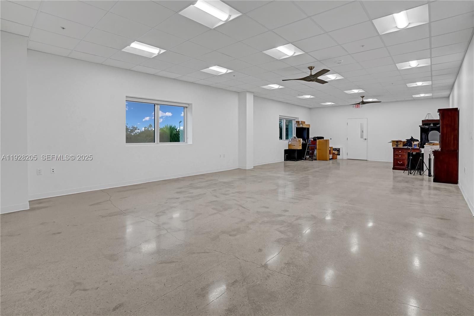 A11928205 Property Photo 31