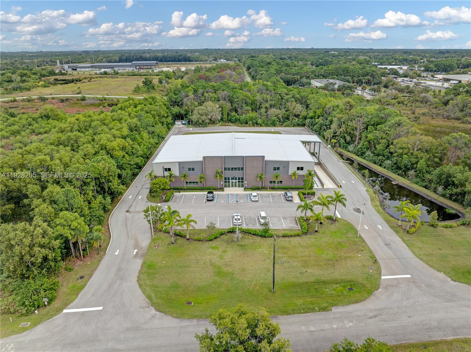 A11928205 Property Photo 41