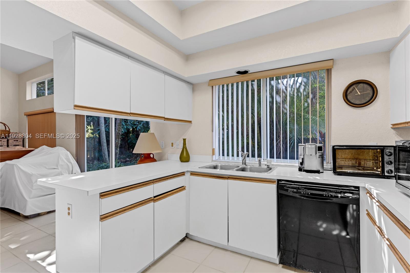 10132 Nw 4th Street Property Photo 4
