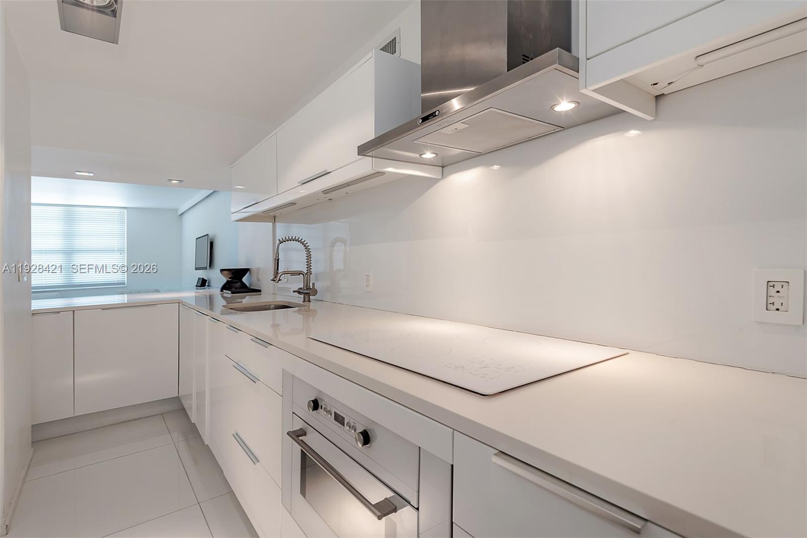 100 Lincoln Road 839 Property Photo 8