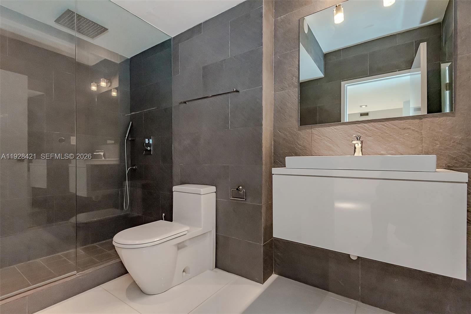 100 Lincoln Road 839 Property Photo 14