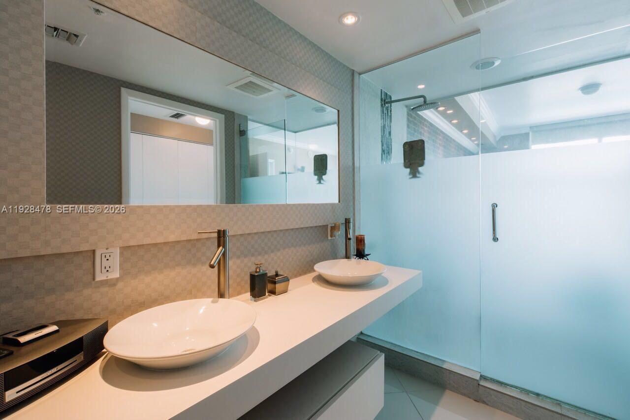 92 Sw 3rd Street 1512 Property Photo 11