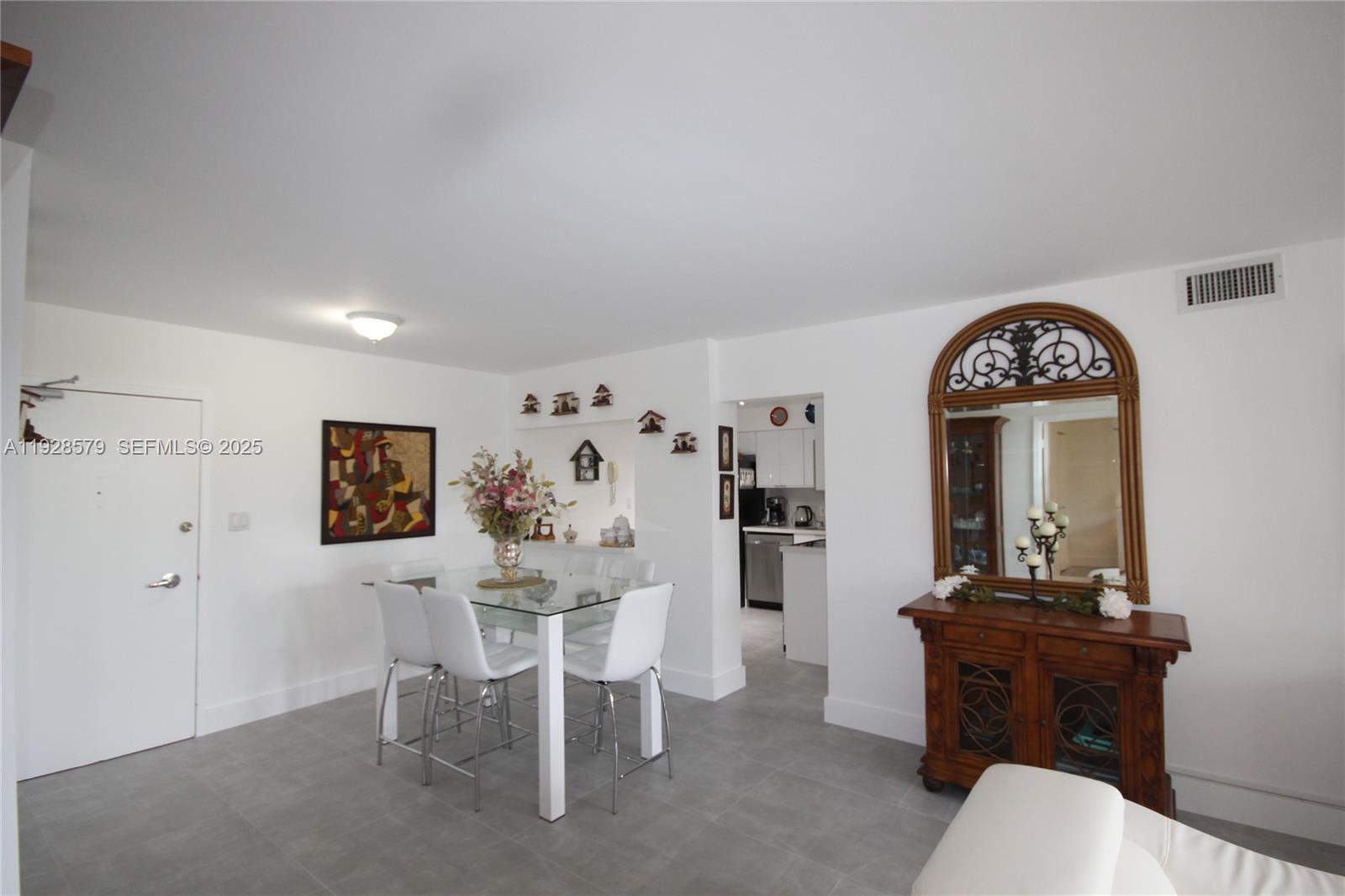 A11928579 Property Photo 9