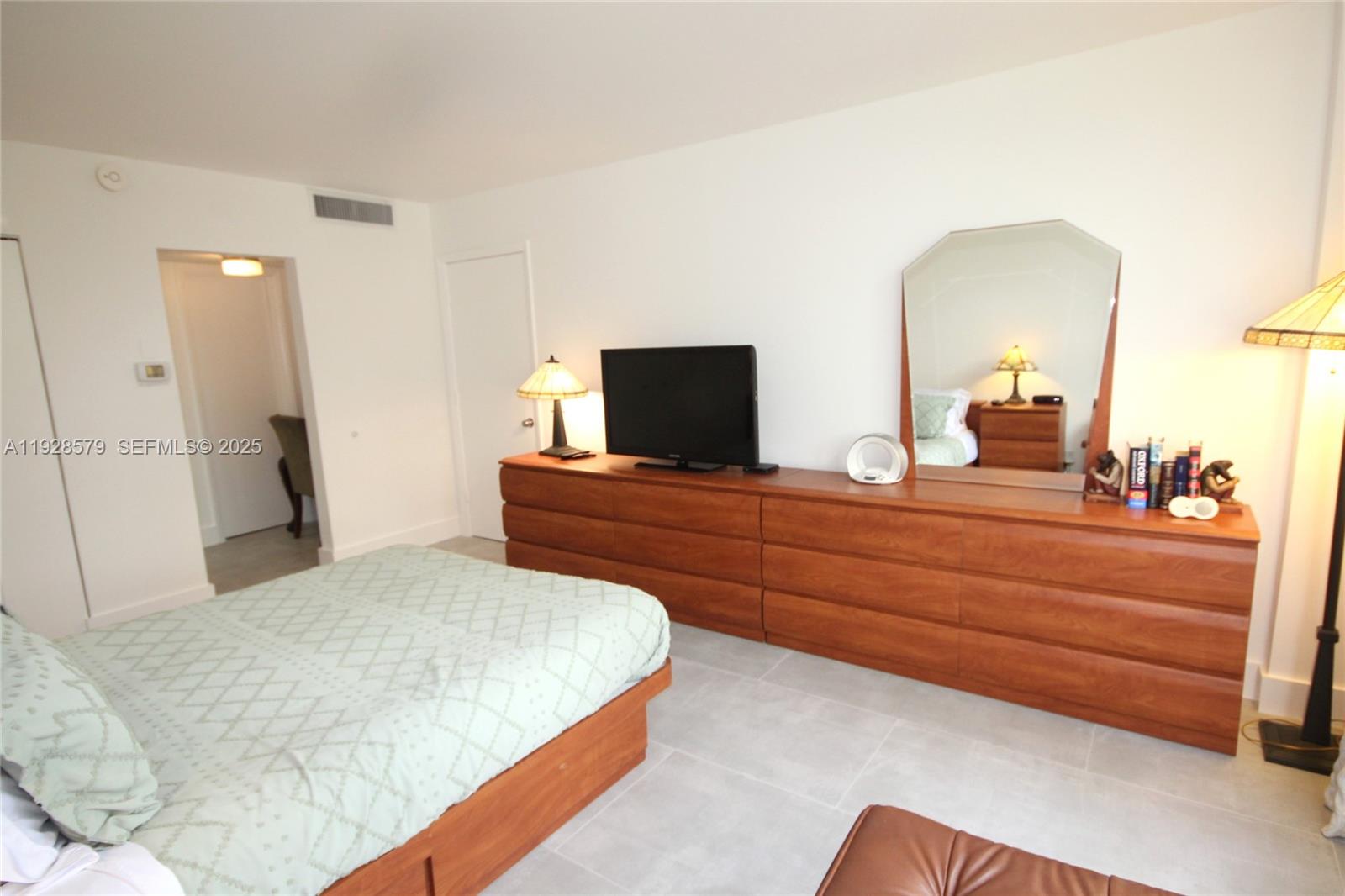 A11928579 Property Photo 21