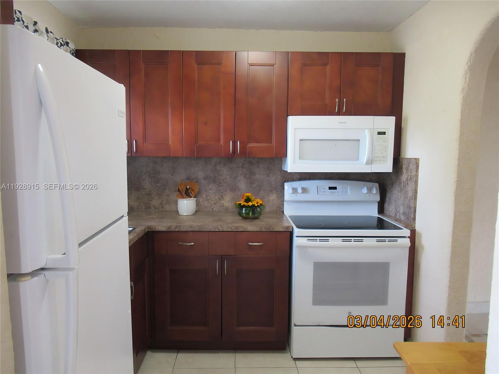 8285 Sunrise Lakes Boulevard 208 Property Photo 4