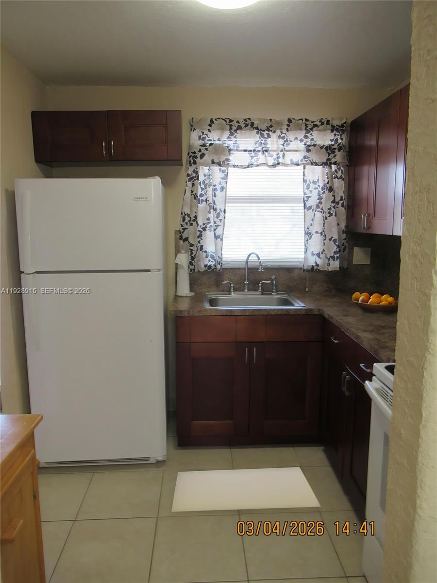 8285 Sunrise Lakes Boulevard 208 Property Photo 7