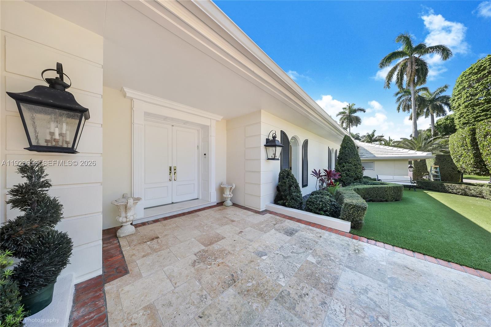 55 La Gorce Circle Property Photo 4