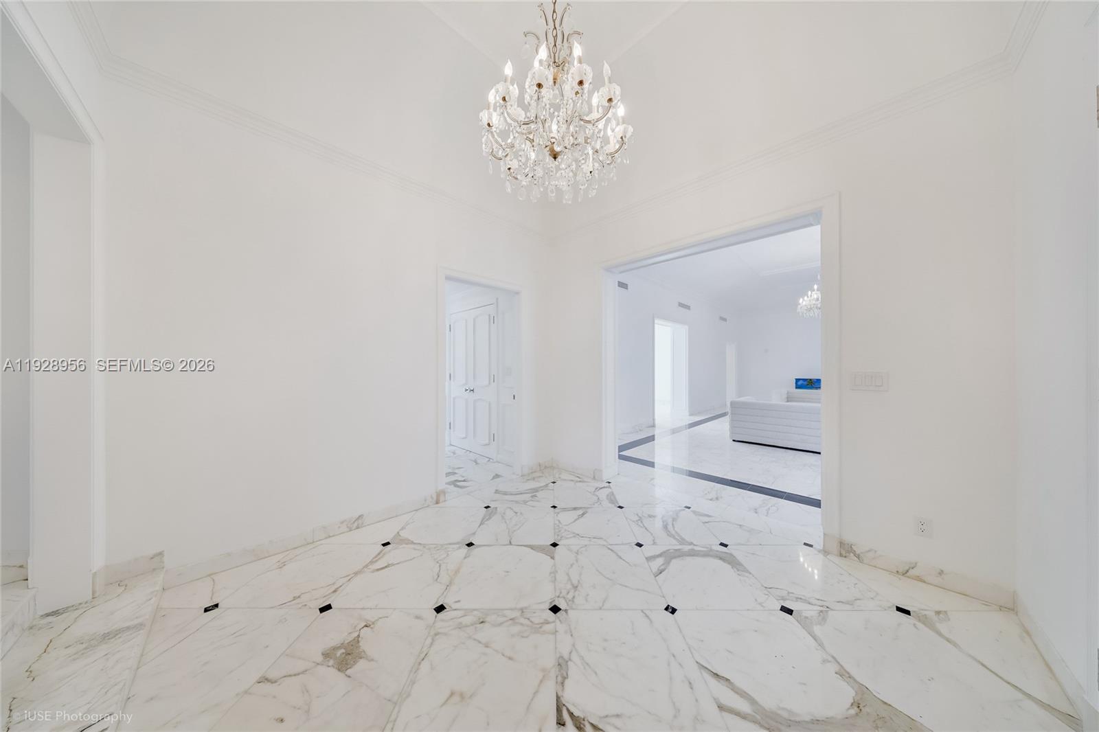 55 La Gorce Circle Property Photo 6