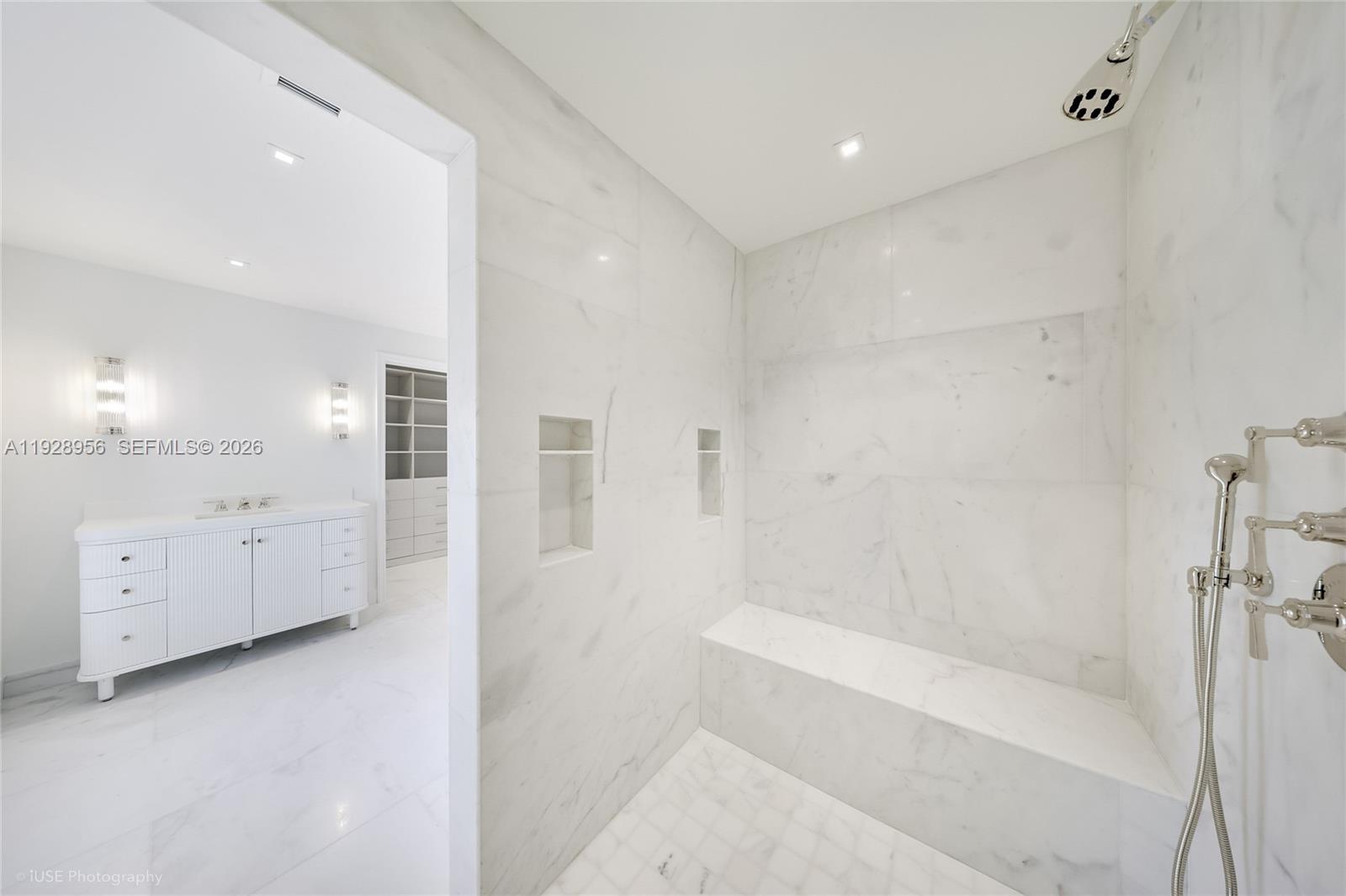 55 La Gorce Circle Property Photo 23