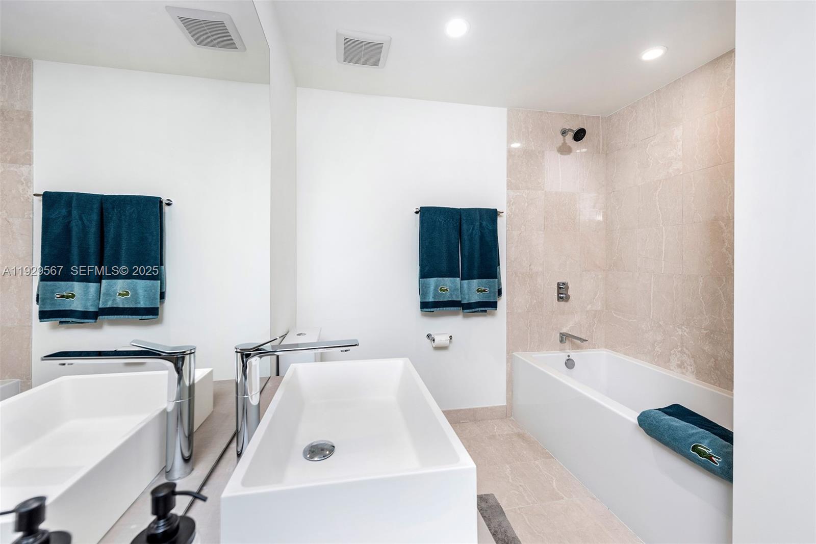 1000 Brickell Plaza 4005 Property Photo 14