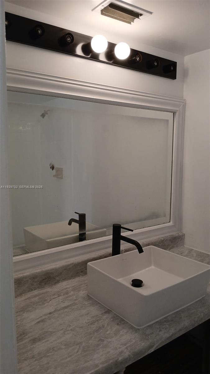 8740 N Sherman Circle 305 Property Photo 14
