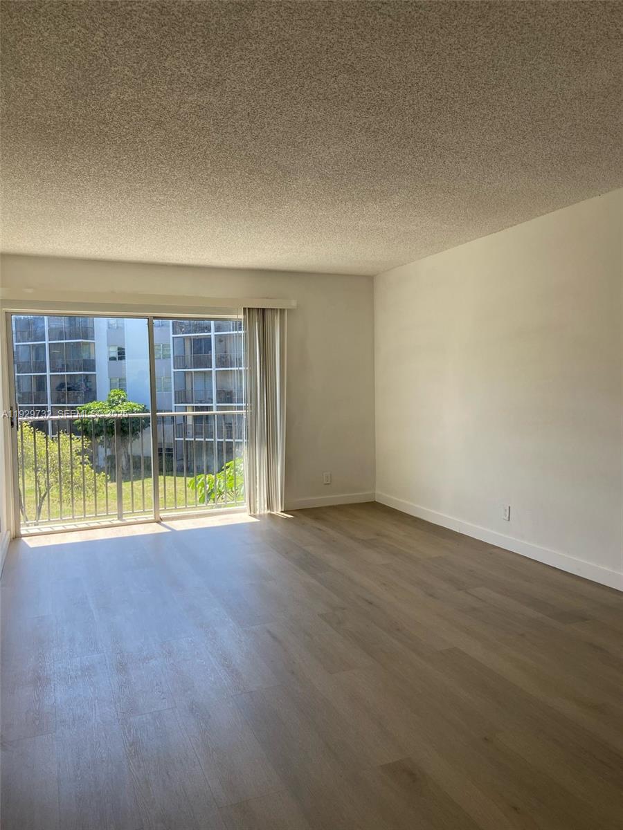 8740 N Sherman Circle 305 Property Photo 16