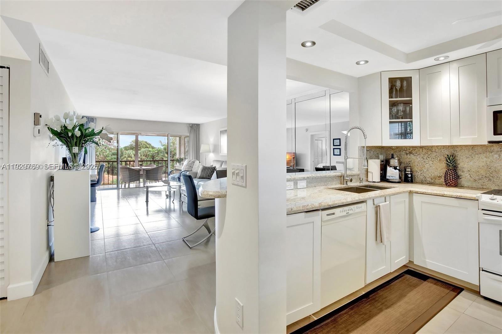 3930 Inverrary Boulevard 405-d Property Photo 1