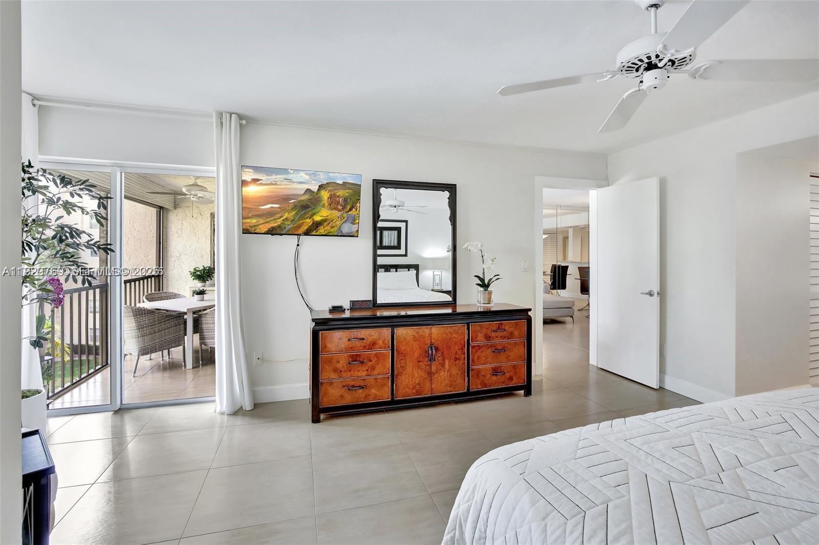 3930 Inverrary Boulevard 405-d Property Photo 23