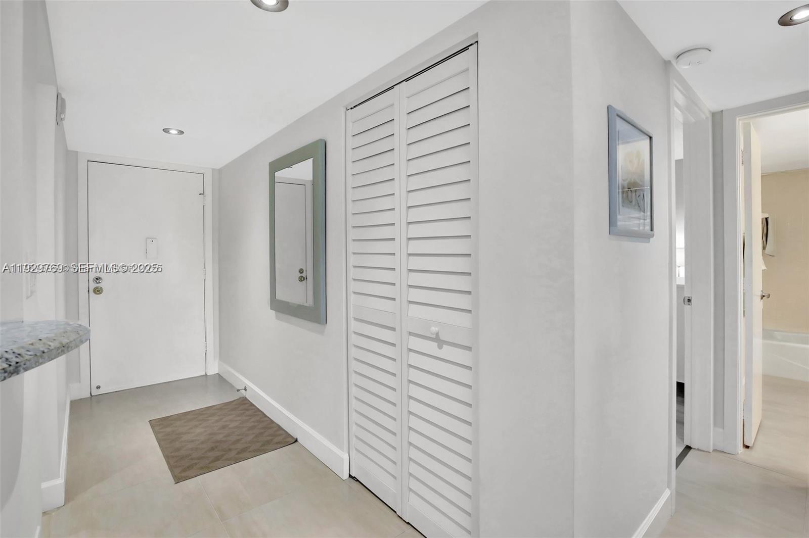 3930 Inverrary Boulevard 405-d Property Photo 26