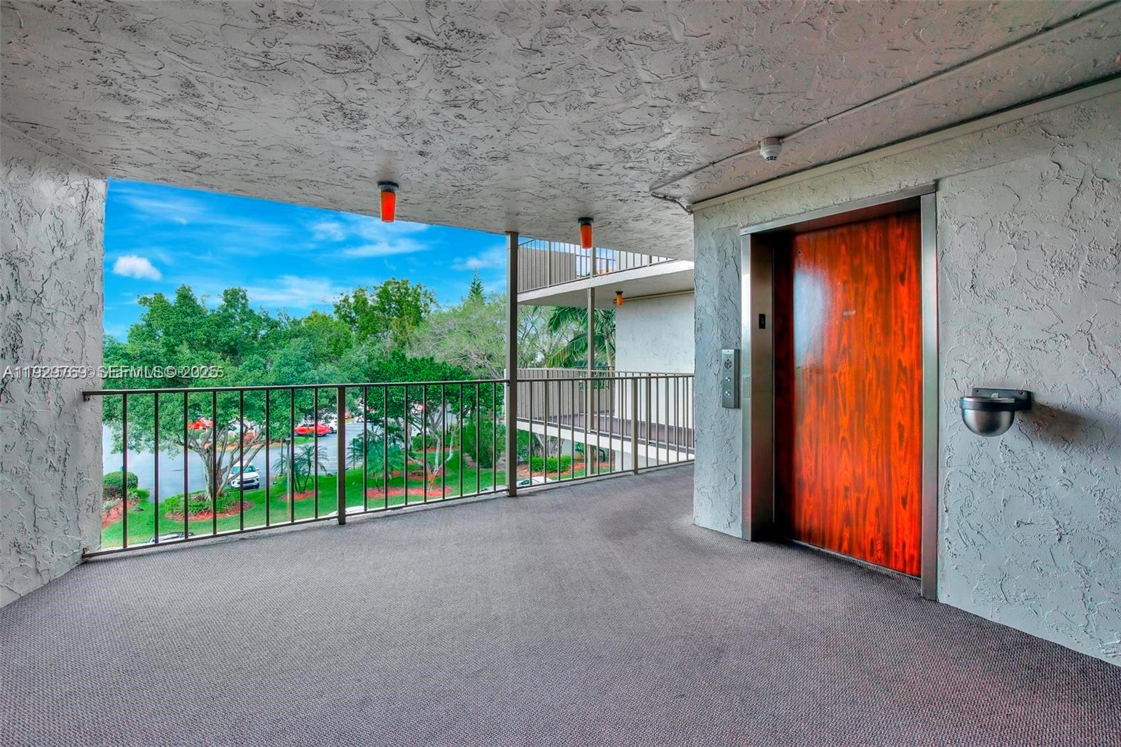 3930 Inverrary Boulevard 405-d Property Photo 46